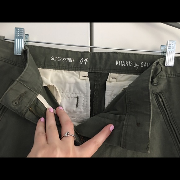 Olive capris - Picture 2 of 4